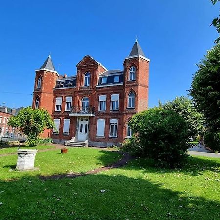 Studio En Rez De Jardin Avec Terrasse Privee - Le Petit Chateau Avesnois - Tv - Wifi - Logement Complet アヴェーヌ・シュル・エルプ エクステリア 写真