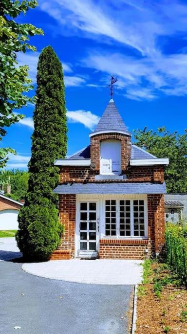 Studio En Rez De Jardin Avec Terrasse Privee - Le Petit Chateau Avesnois - Tv - Wifi - Logement Complet アヴェーヌ・シュル・エルプ エクステリア 写真